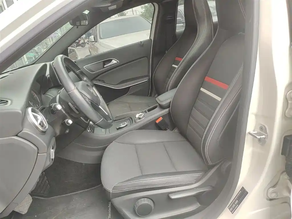 Mercedes-Benz A-Class (Import) 2015 A 180 фото 15
