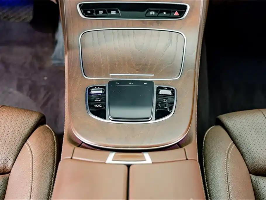 Mercedes-Benz E-Class New Energy 2022 Facelift E 350 e L Plug-in Hybrid Sedan фото 14