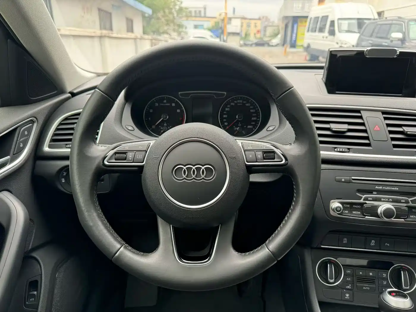 Photo 7 - Audi Q3