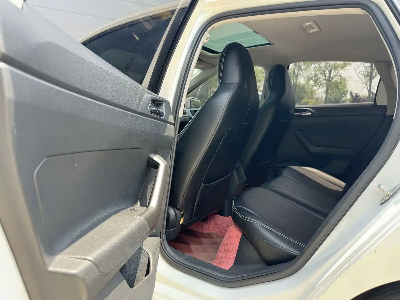 Volkswagen Polo 2019 Plus 1.5L Automatic Colorful Tech Edition фото 6