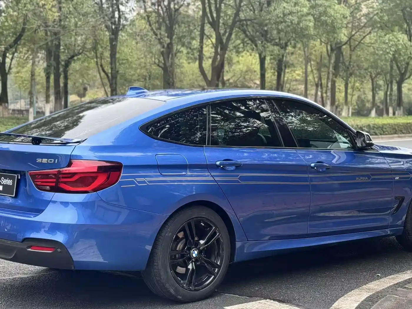 BMW 3 Series GT 2019 320i M Sport Black Night Edition фото 7