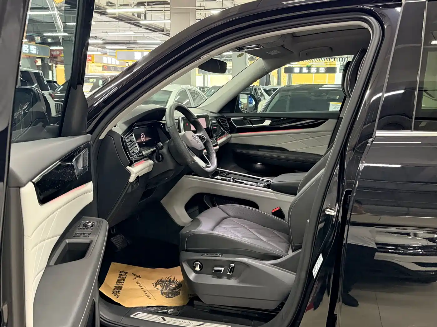 Volkswagen Teramont 2025 380TSI 4WD Outstanding Edition фото 11