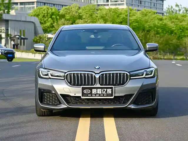 BMW 5 Series (Import) 2022 525i M Sport Package — фото 2