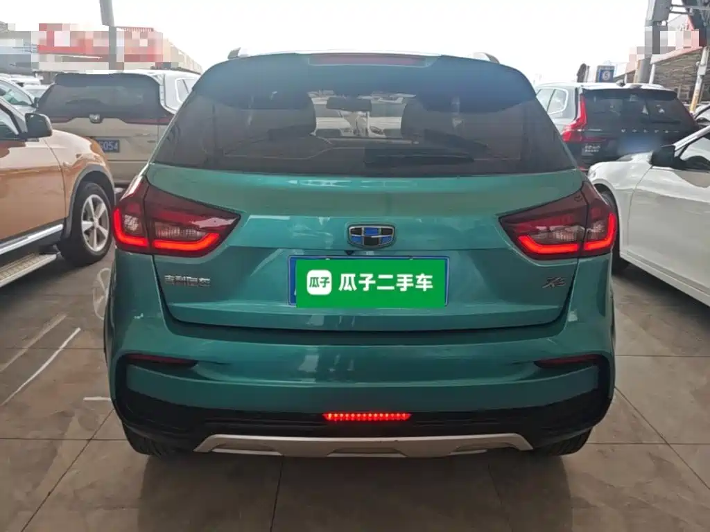 Фото 6 - Geely Vision X3