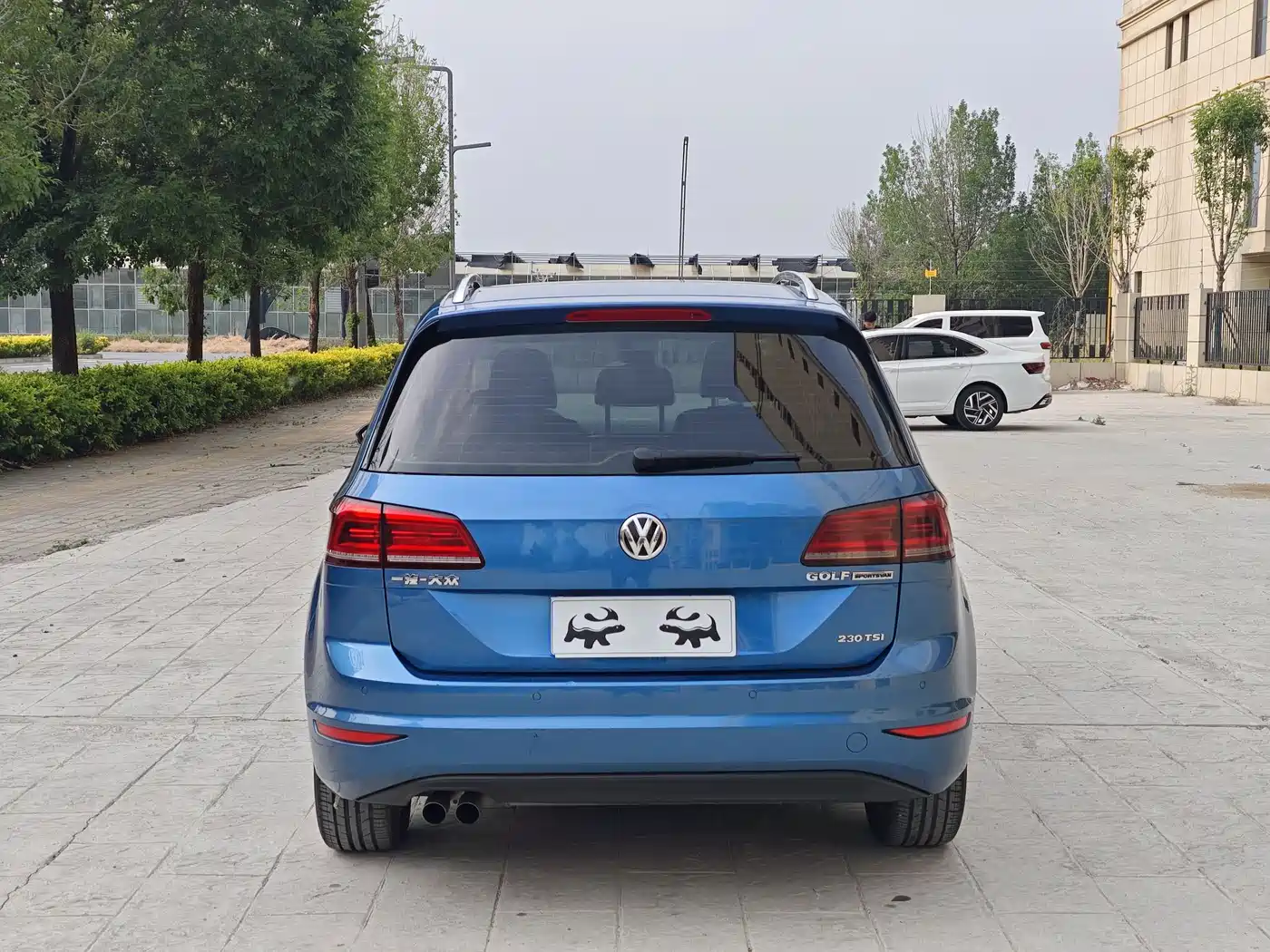 Volkswagen Golf Sportsvan 2016 230TSI Automatic Progressive фото 6