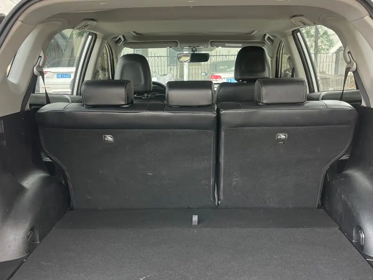 Toyota RAV4 Rongfang 2015 2.0L CVT 4WD Pioneer Edition фото 8