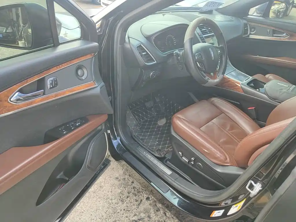 Photo 16 - Lincoln MKX