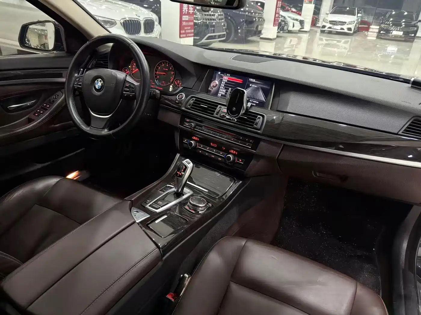BMW 5 Series 2014 525Li Luxury Design Package фото 12