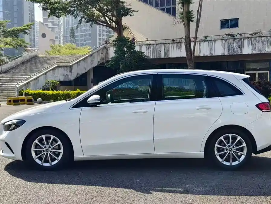 Mercedes-Benz B-Class 2021 B 200 Fashion фото 7