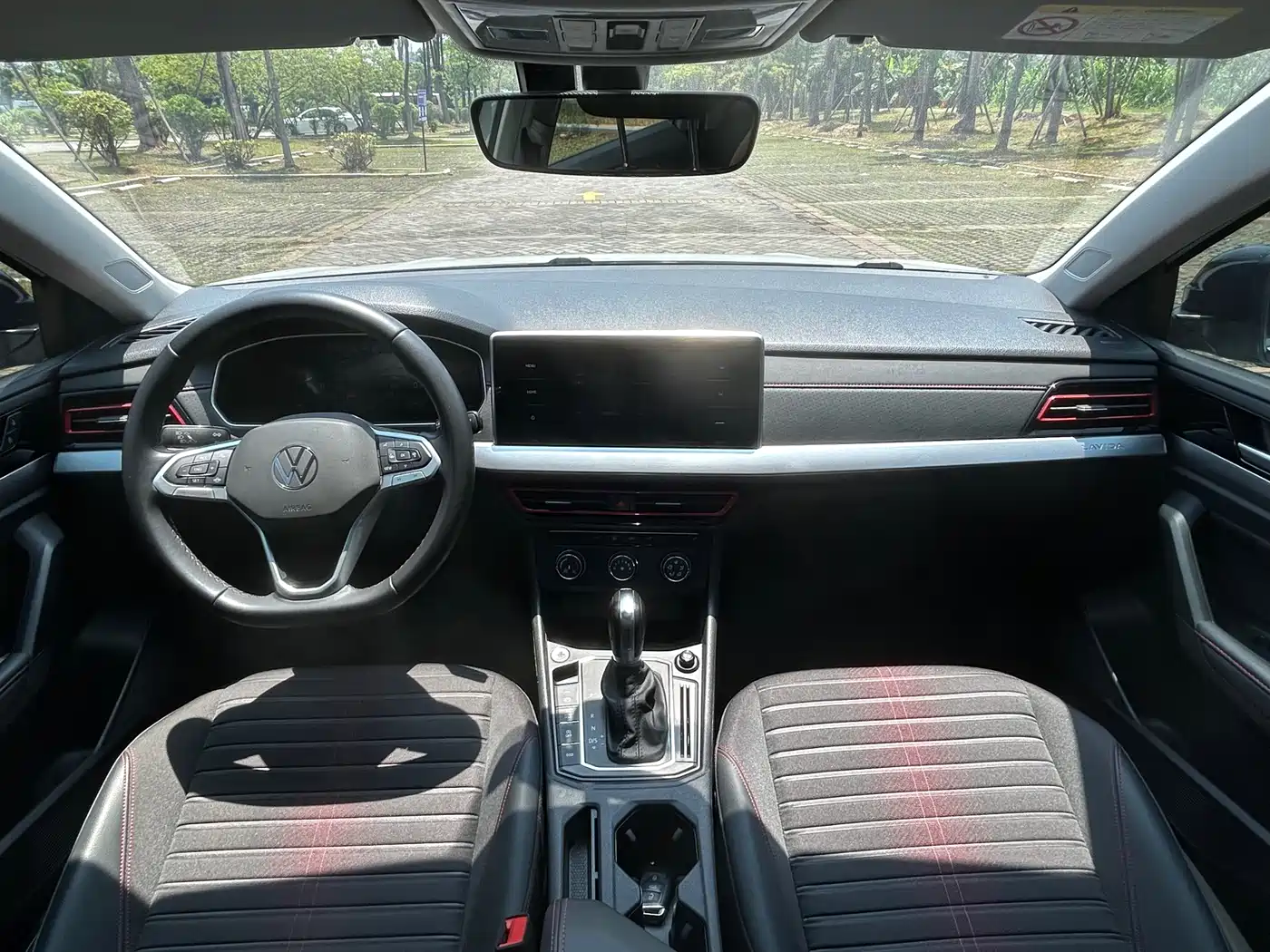 Volkswagen Lavida 2023 200TSI DSG Starlight Comfort Edition фото 10