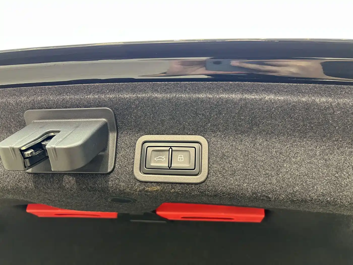 Фото 16 - Audi A6L