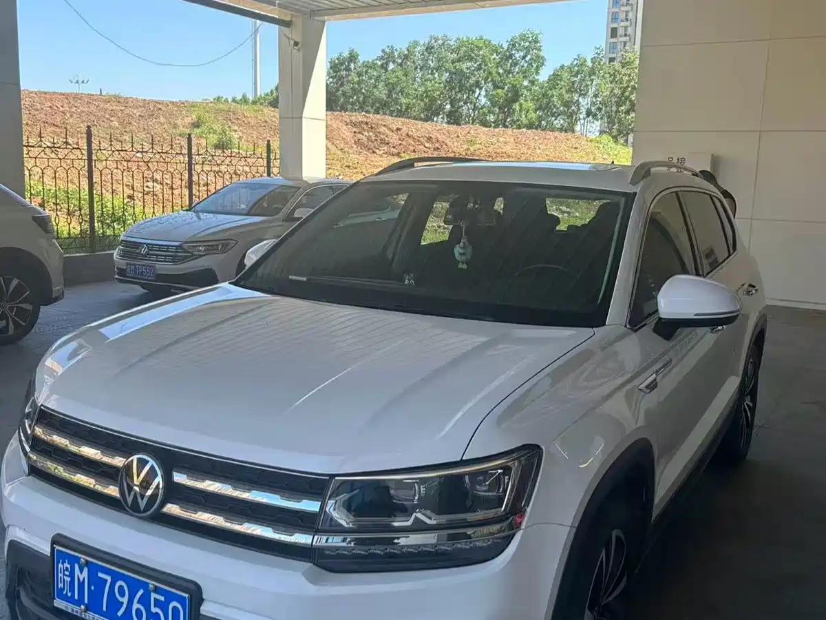 Volkswagen Tharu
