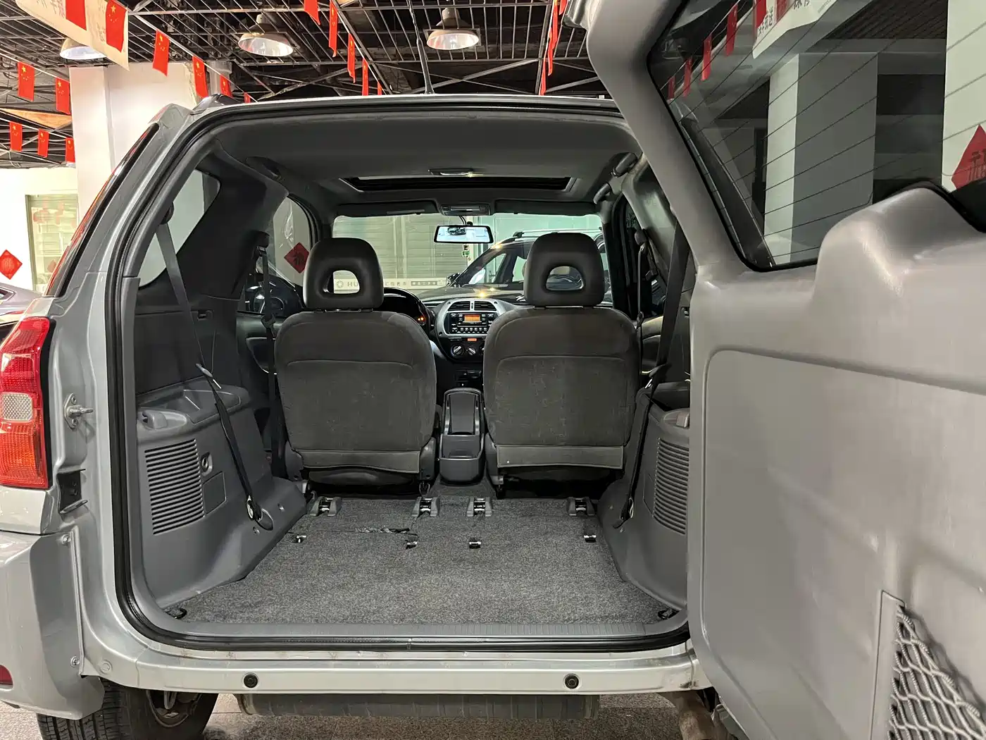 Toyota RAV4 (Import) 2004 Model 2.0 3-Door фото 16