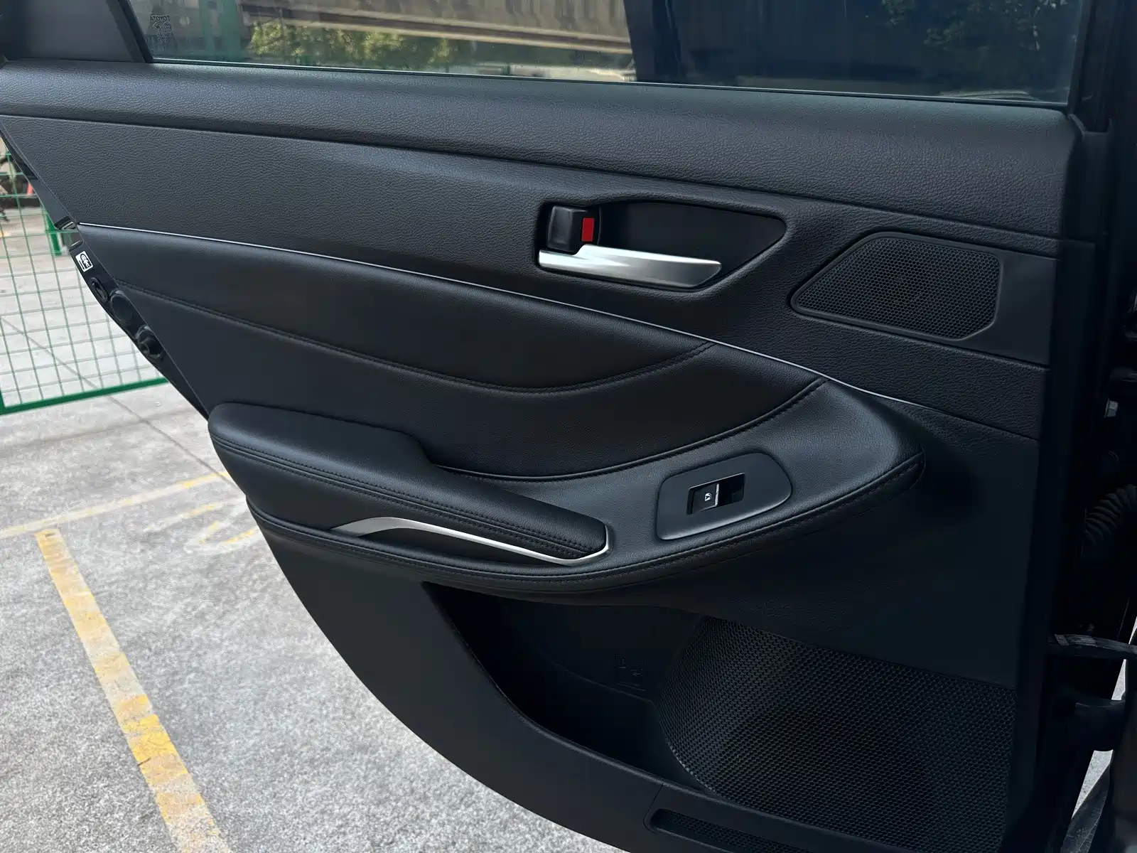 Photo 24 - Toyota Avalon