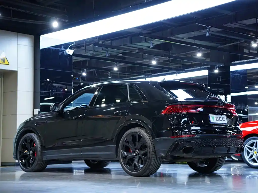 Фото 7 - Audi RS Q8
