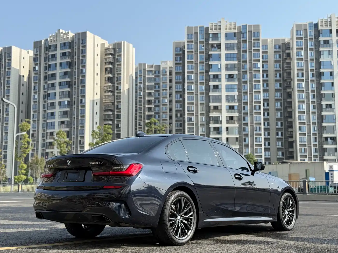 BMW 3 Series 2022 325Li M Sport Shadow Edition фото 7