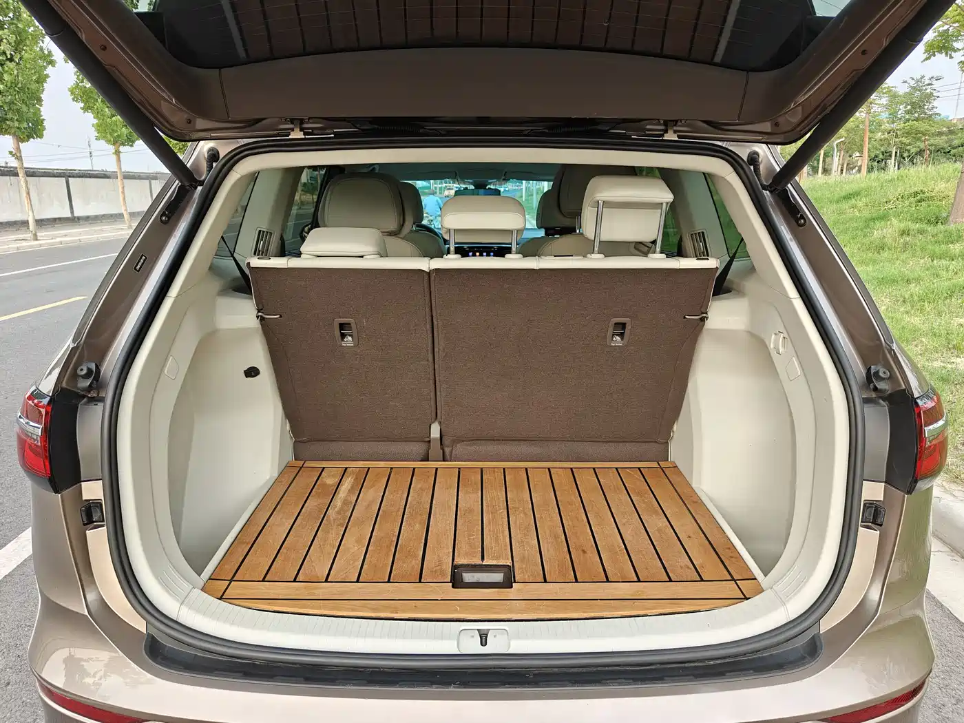 Volkswagen Viloran 2020 380TSI Premium фото 8