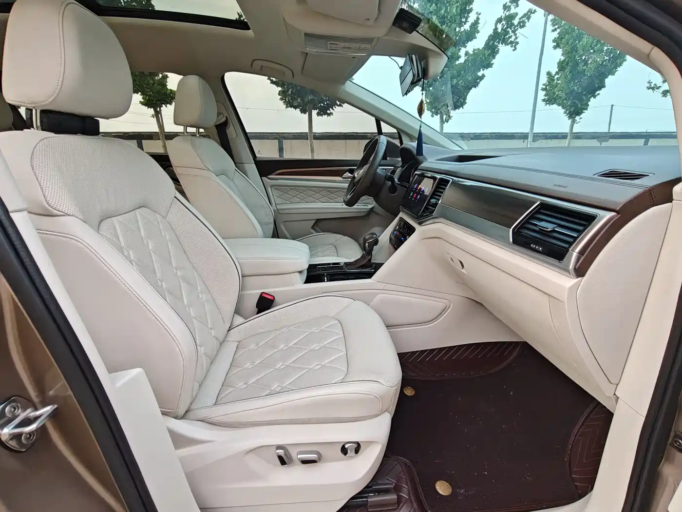 Volkswagen Viloran 2020 380TSI Premium фото 14