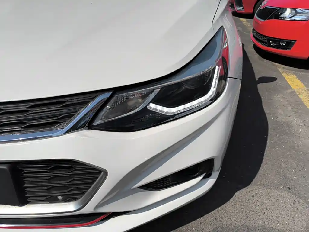 Chevrolet Cruze 2019 2018 Redline 330T Dual-Clutch Leading Edition