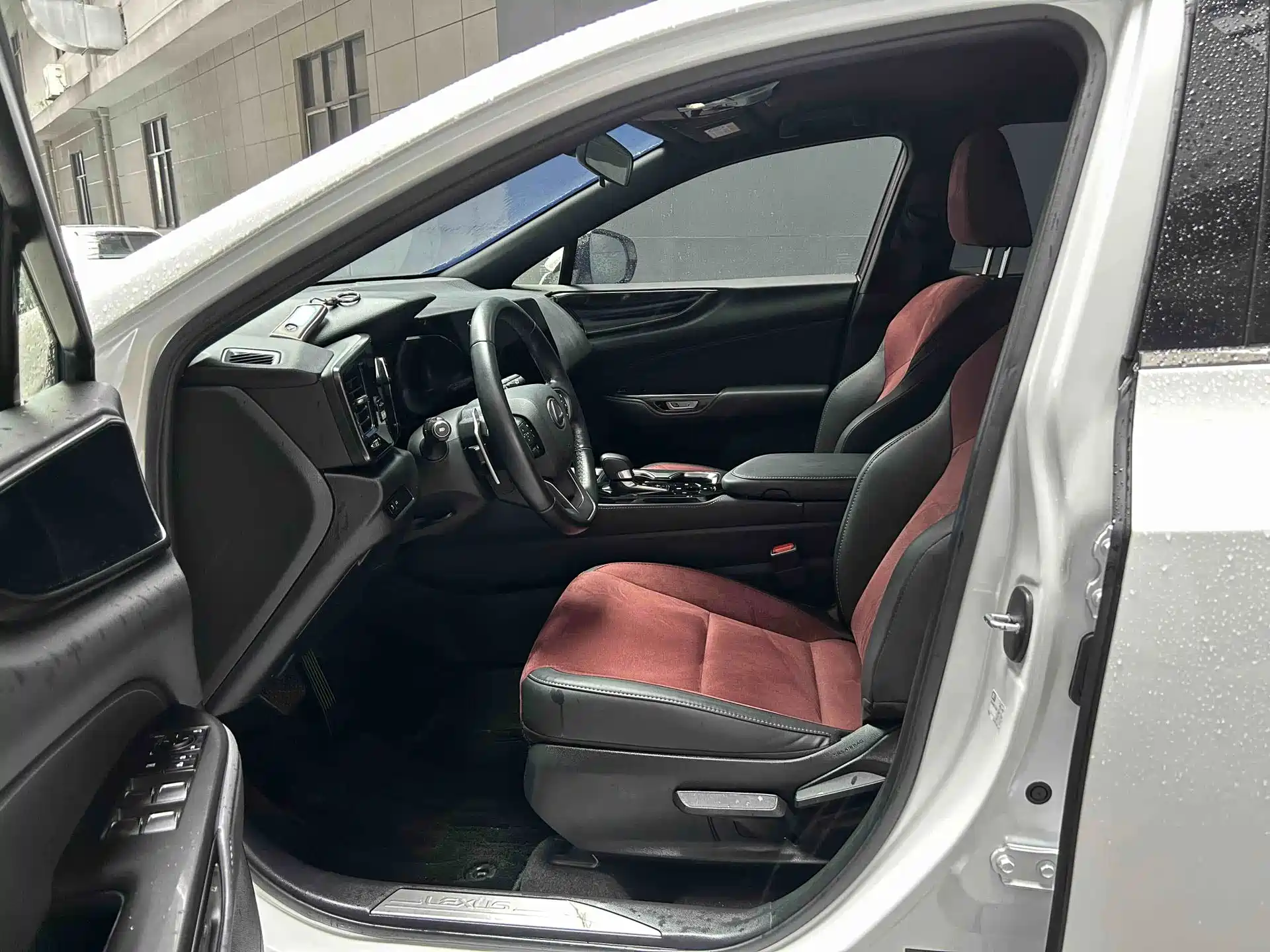 Фото 10 - Lexus NX
