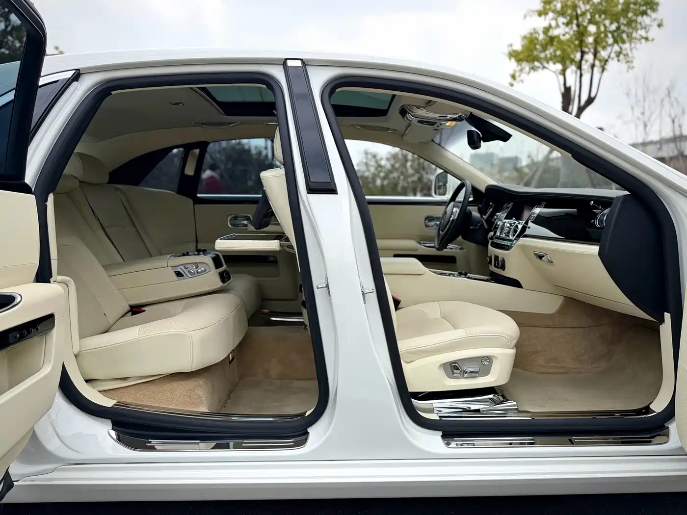 Rolls-Royce Ghost 2011 2010 Model 6.6T Standard