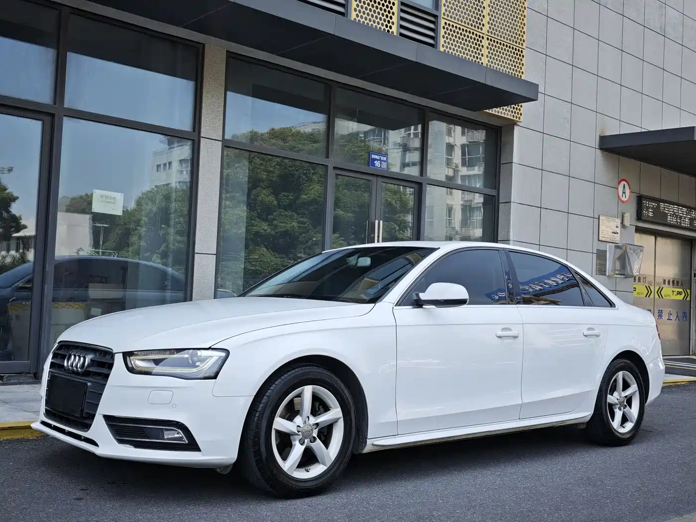Audi A4L 2013 35 TFSI Automatic Standard