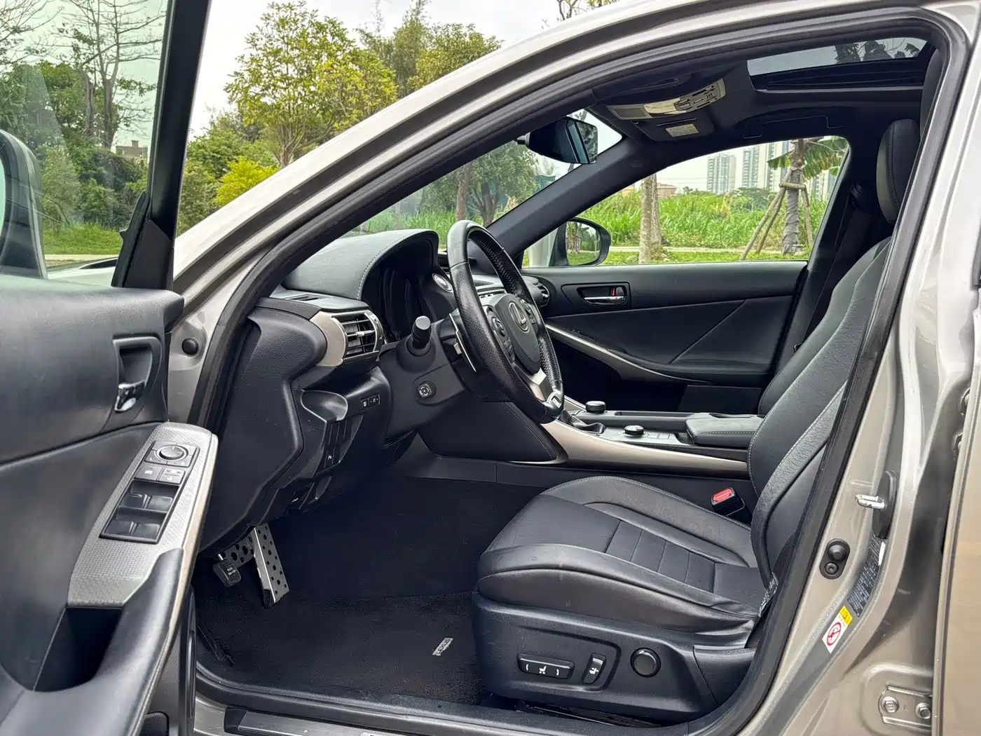Lexus IS 2015 200t F SPORT фото 7