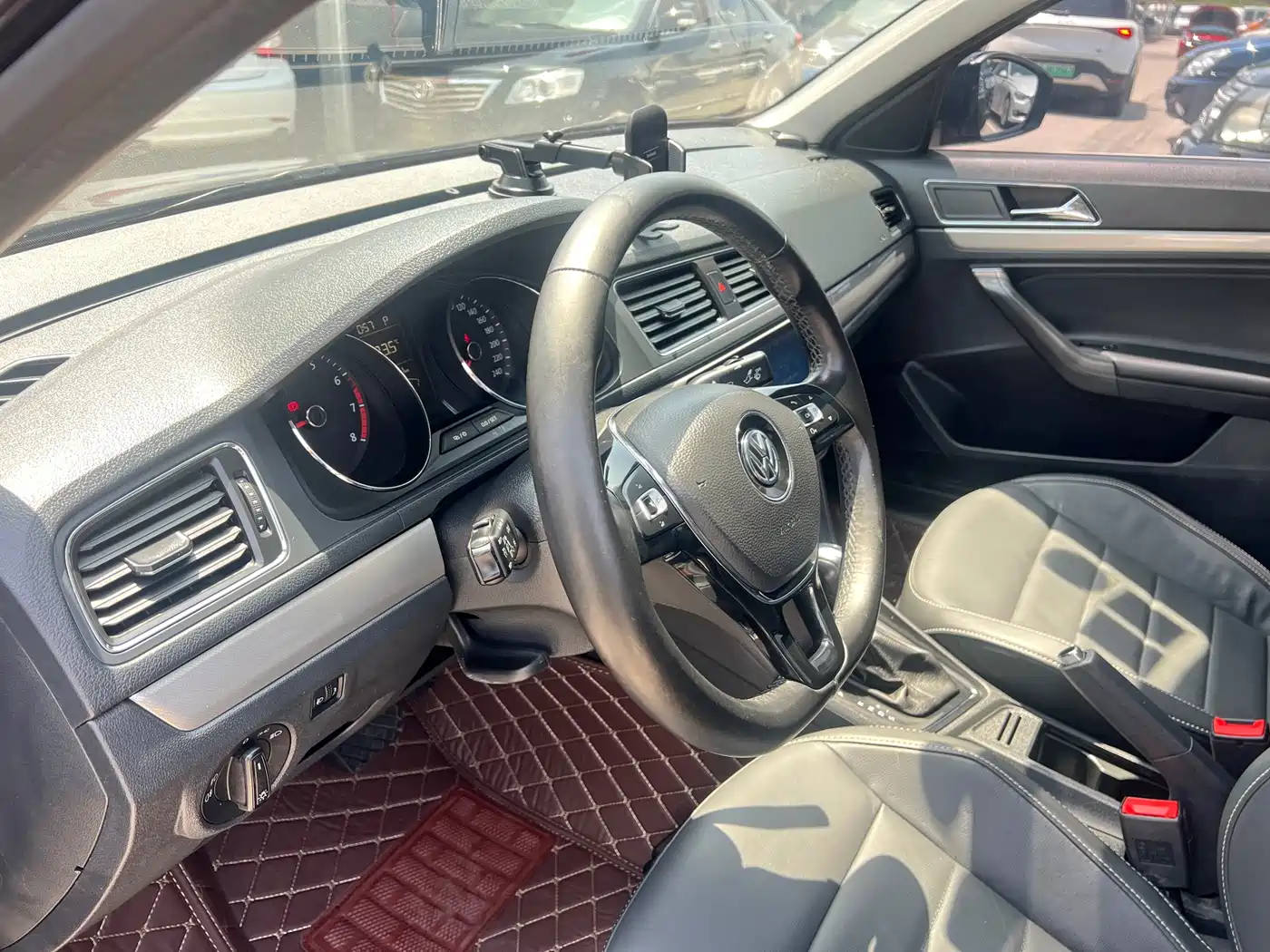 Volkswagen Lavida 2017 1.6L Automatic Trend Edition фото 8