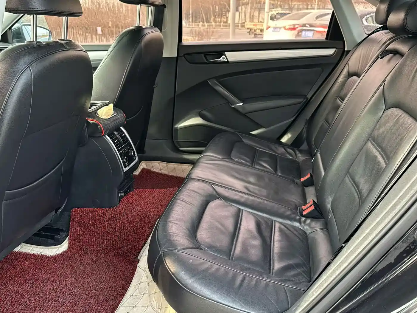 Volkswagen Passat 2015 1.8TSI DSG Honor Edition фото 6