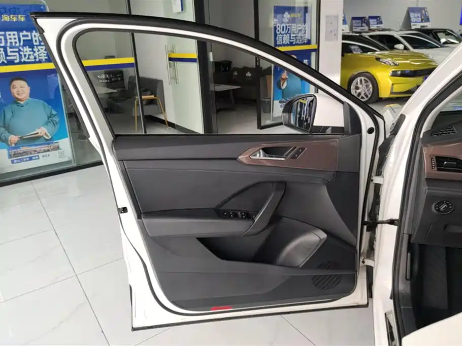 Volkswagen Tharu 2021 Model 280TSI 2WD Comfort Edition фото 7