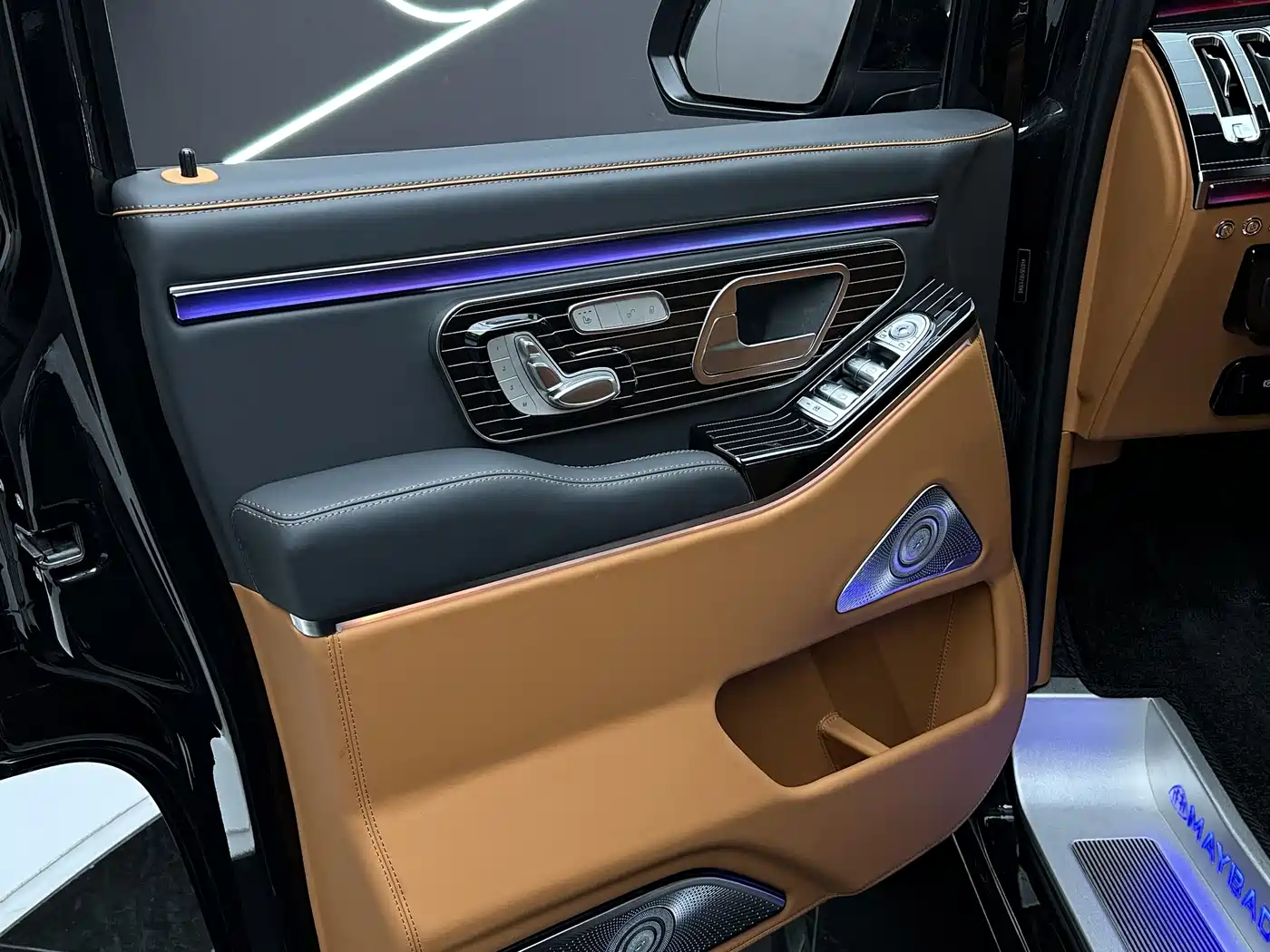 Mercedes-Benz Vito 2023 2.0T Business 7-Seater фото 5