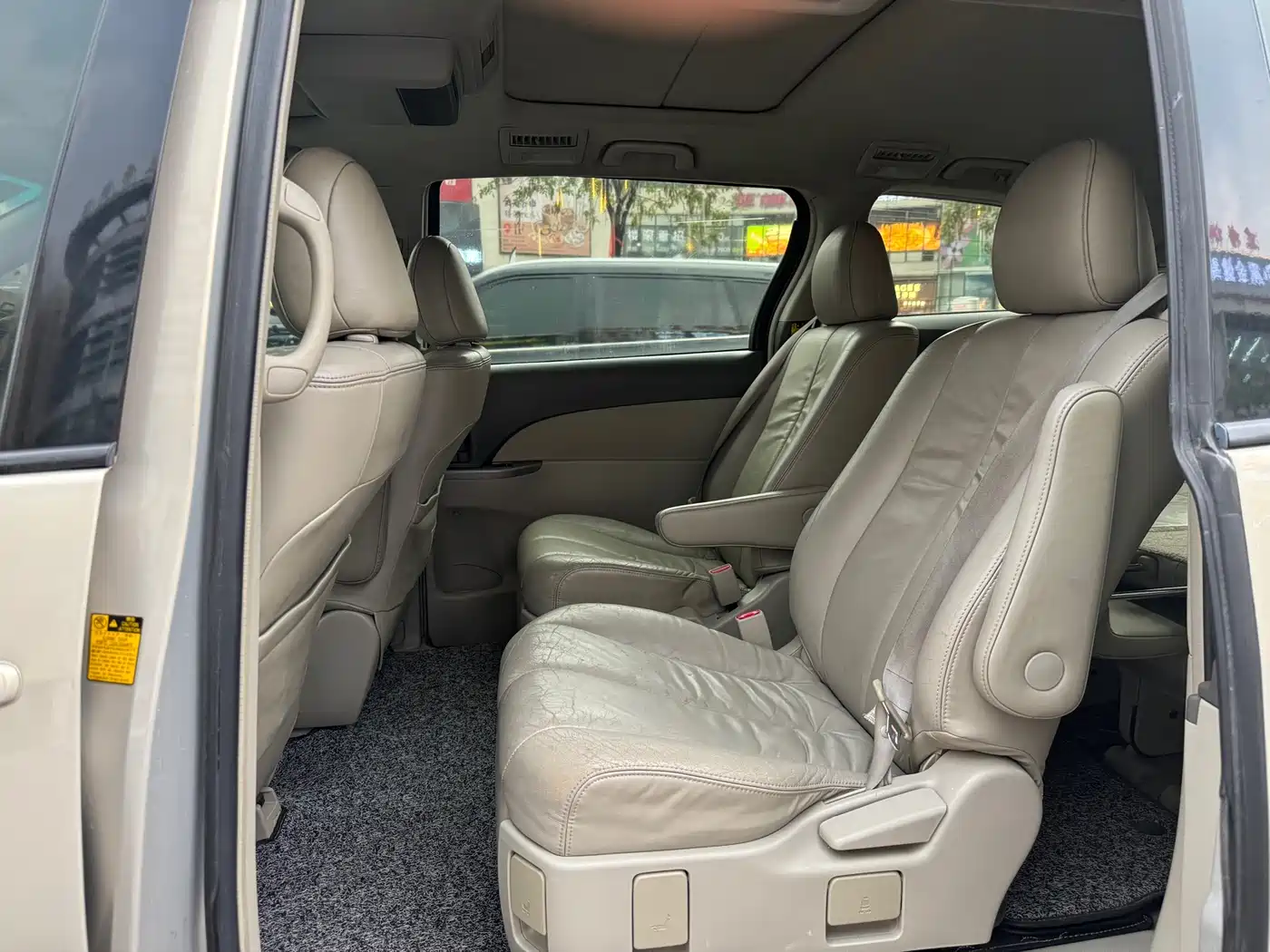 Toyota Previa 2006 Model 2.4L 7-Seater Luxury Edition фото 4