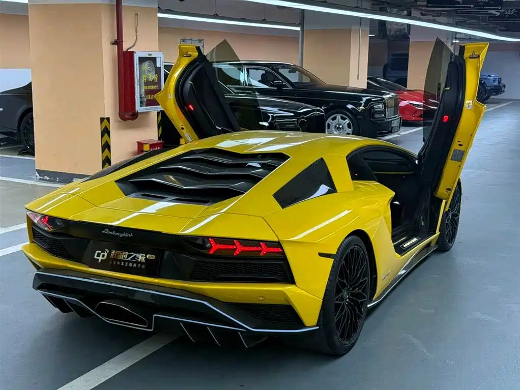 Lamborghini Aventador 2017 Aventador S фото 5