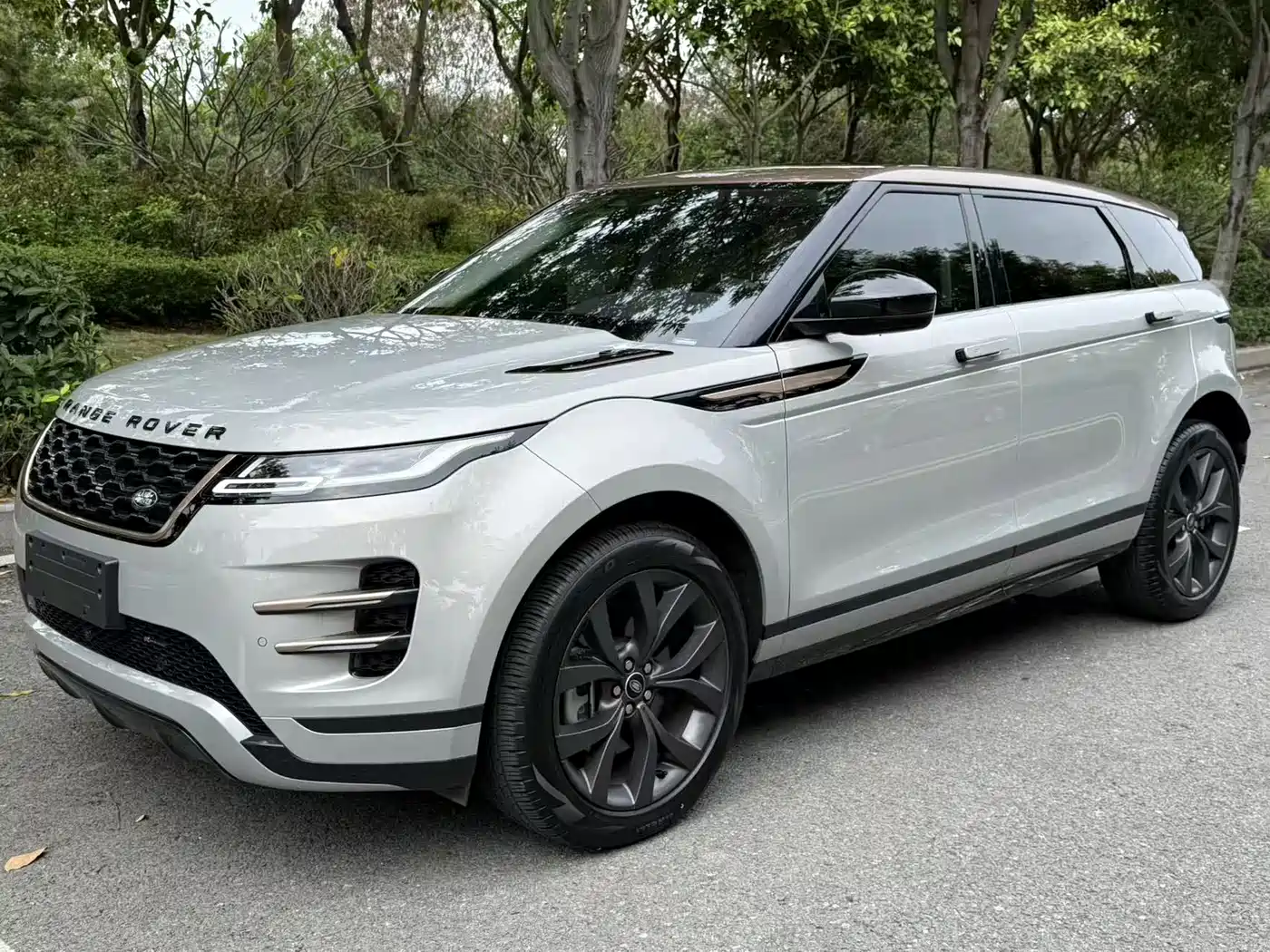 Land Rover Range Rover Evoque 2023 Range Rover Evoque L 249PS Corinthian Bronze Special Edition