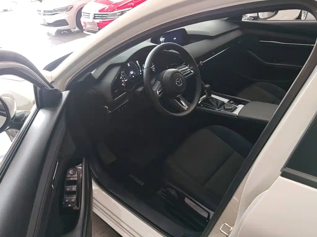 Mazda Mazda3 Axela 2025 2023 2.0L Auto Zhixuan