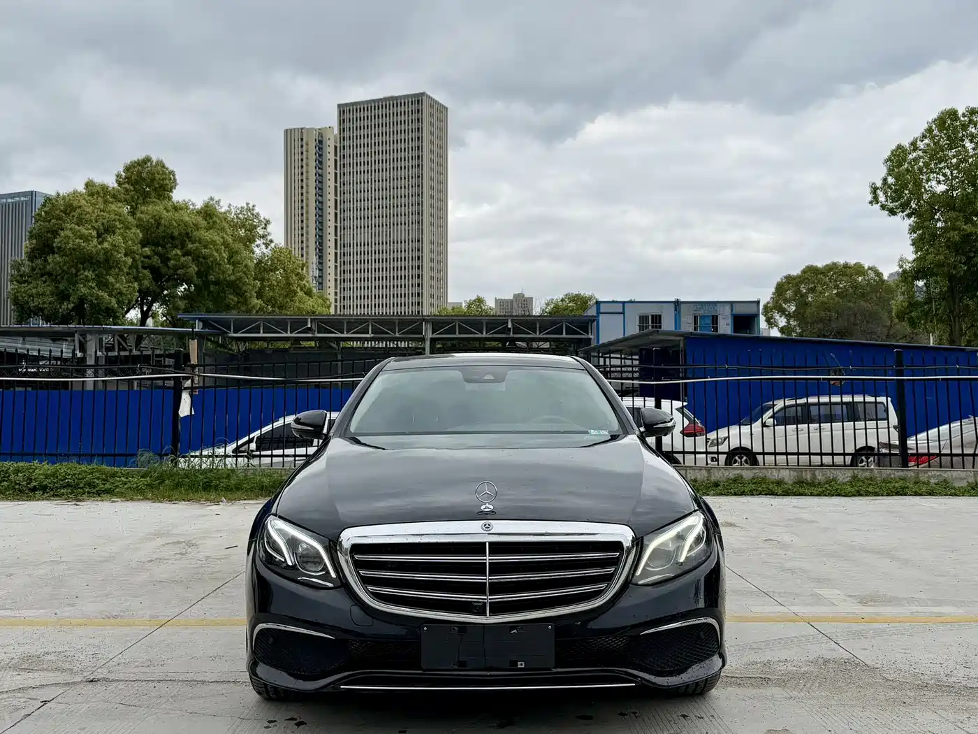Mercedes-Benz E-Class 2016 E 300 L Sport Fashion Type фото 2