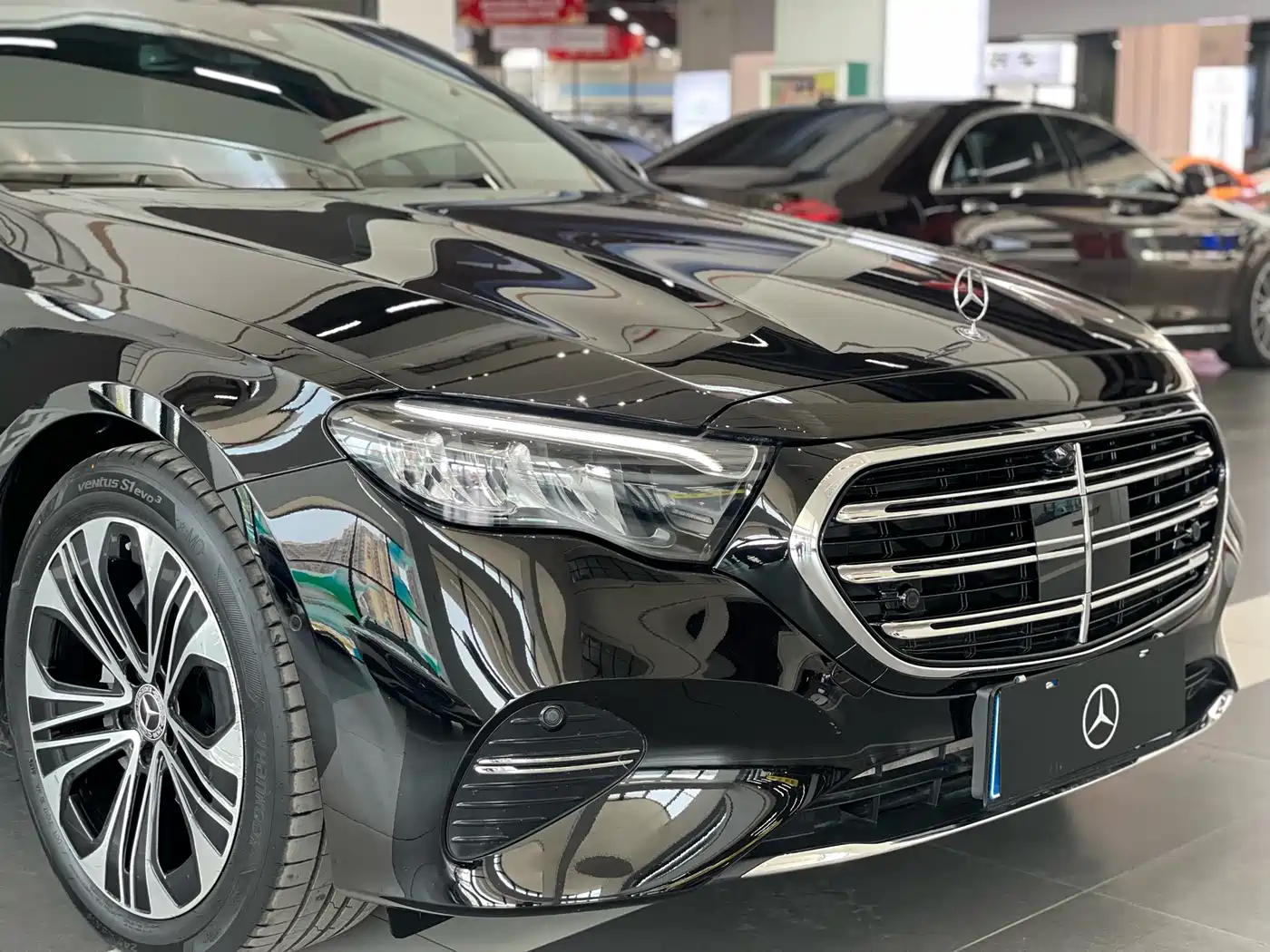 MERCEDES-BENZ E-CLASS