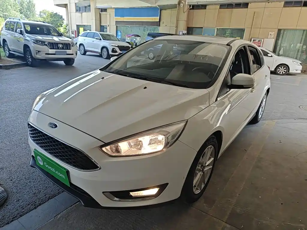 Фото 2 - Ford Focus