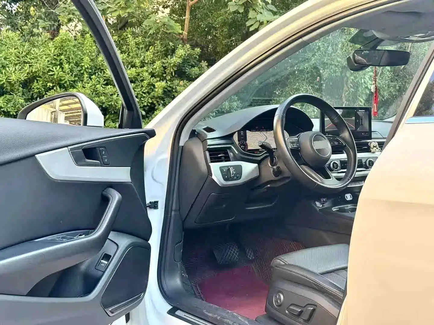 Фото 4 - Audi A4L