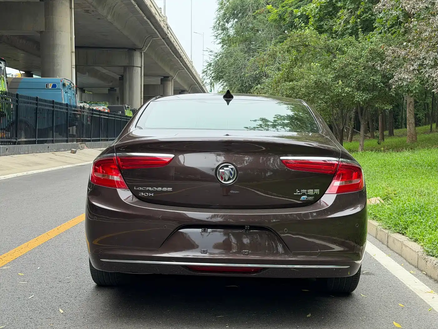 Photo 15 - Buick LaCrosse
