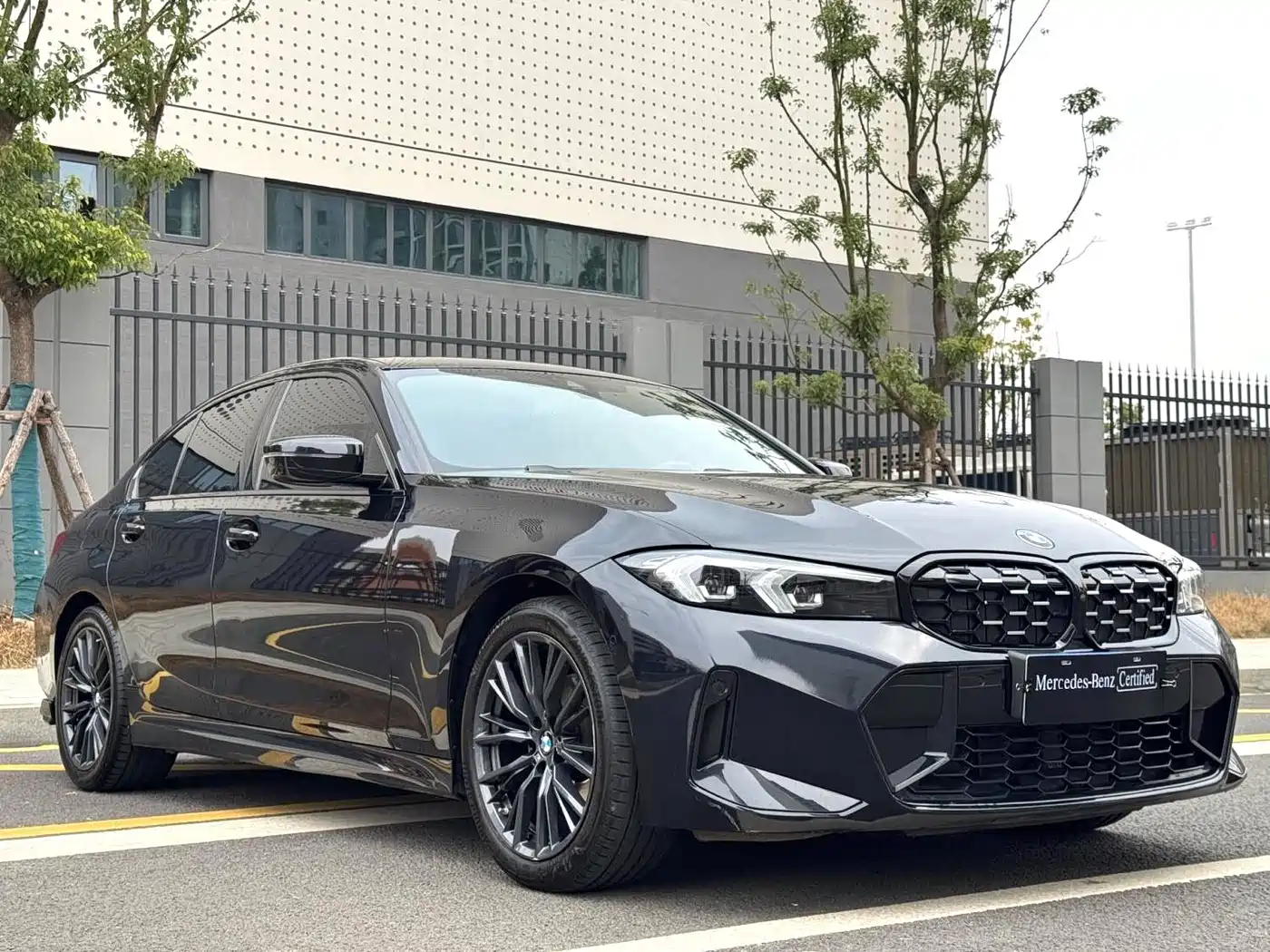 BMW 3 Series 2024 325Li M Sport Shadowline Package фото 3