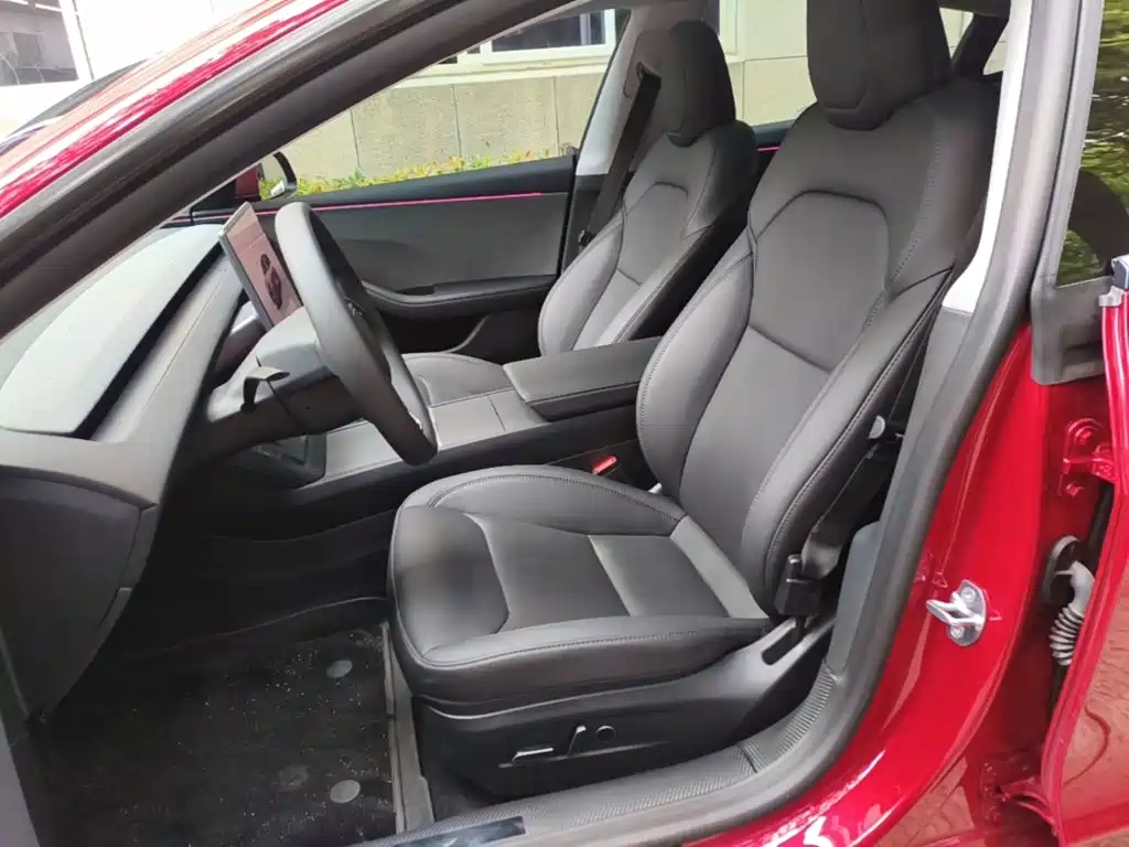 Tesla Model 3 2026 2025 Model Year Facelift Rear-Wheel Drive