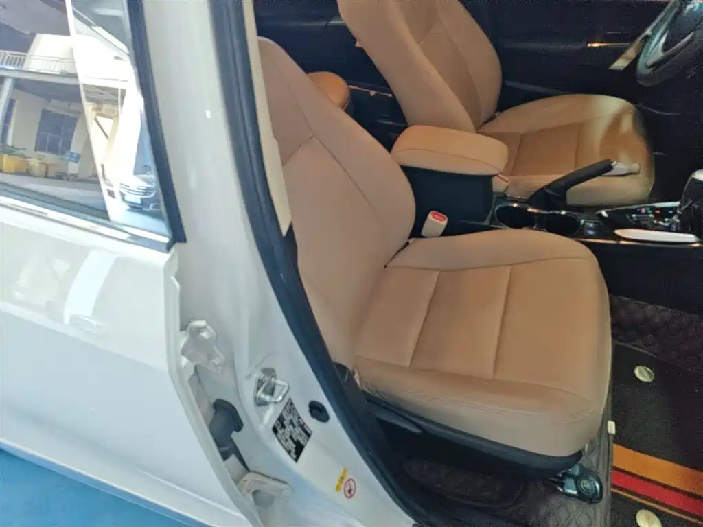 Toyota Corolla 2017 Facelift 1.2T S-CVT GL-i фото 25