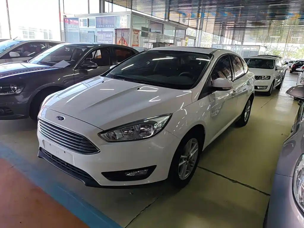 Фото 2 - Ford Focus