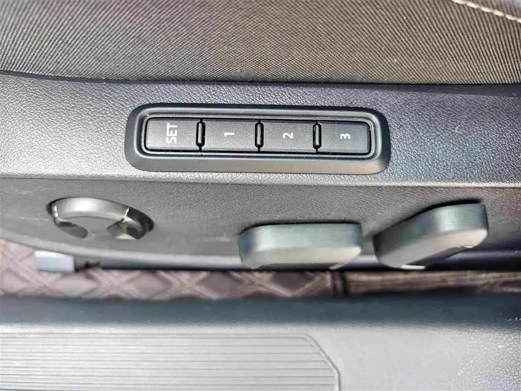 Volkswagen Golf 2024 2023 Facelift 280TSI DSG R-Line Lite