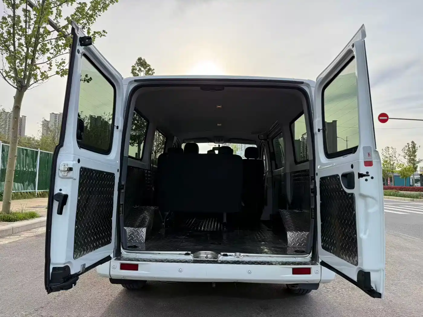 SAIC Maxus Xintu V80 2024 Aoyun 6AMT Short Wheelbase Ultra-low Roof 147Ps 7/8/9-seater фото 11