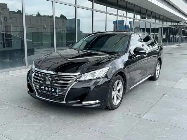 Toyota Crown 2015 2.0T Fashion — фото 1