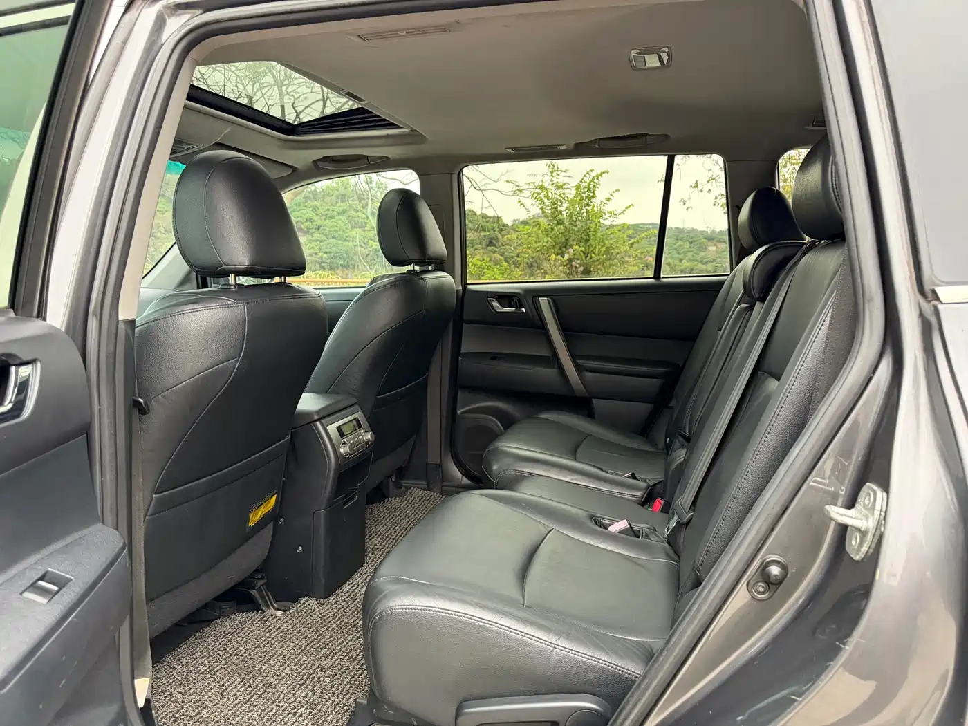 Toyota Highlander 2009 2.7L 2WD 7-seater Luxury Edition фото 5