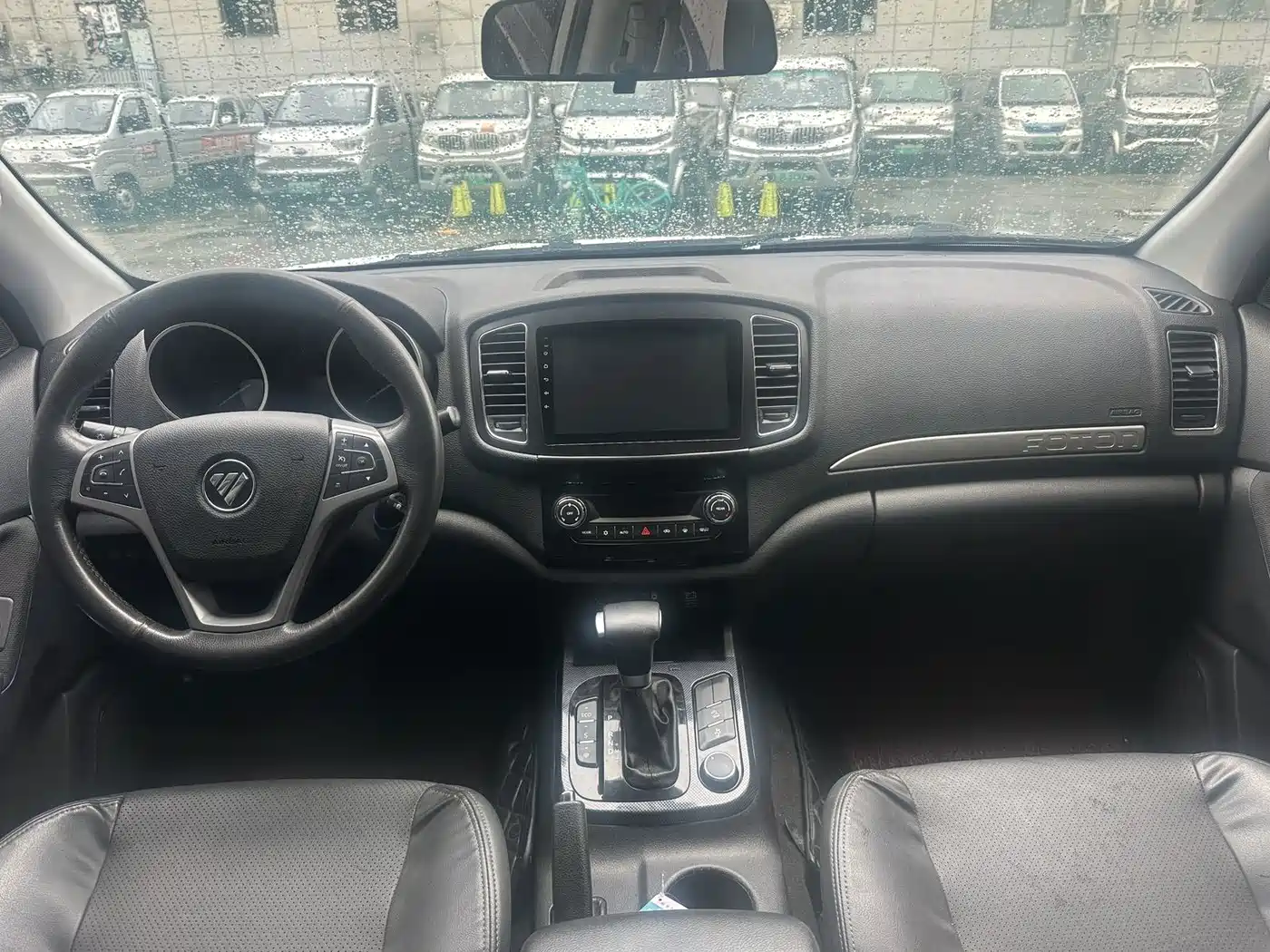 Foton Savana 2020 2017 2.8T Automatic 4WD Diesel Luxury 5-seater