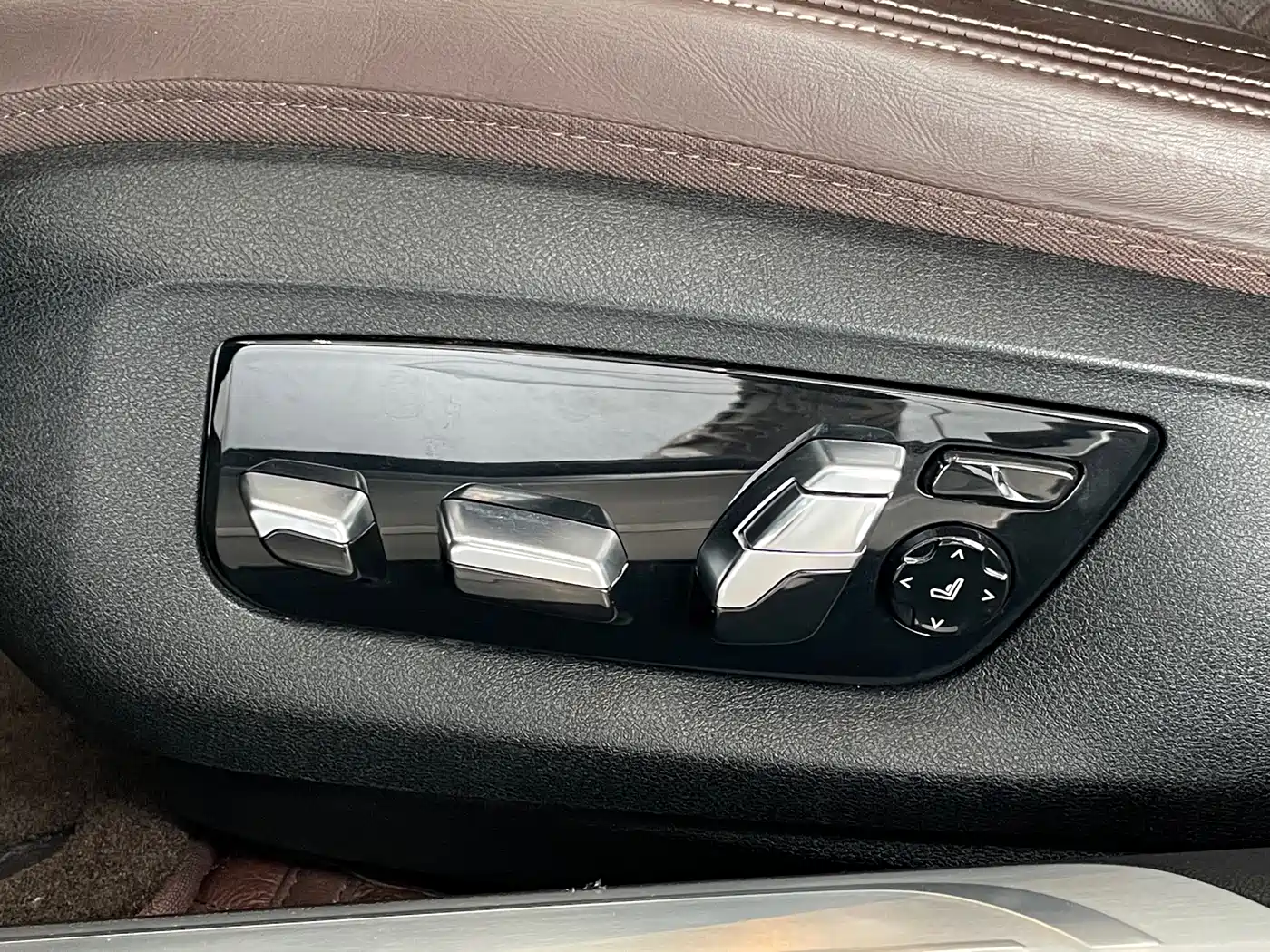 BMW 7 Series 2019 740Li Leading M Sport Package фото 24